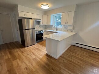 Building Photo - 18 Breglia St