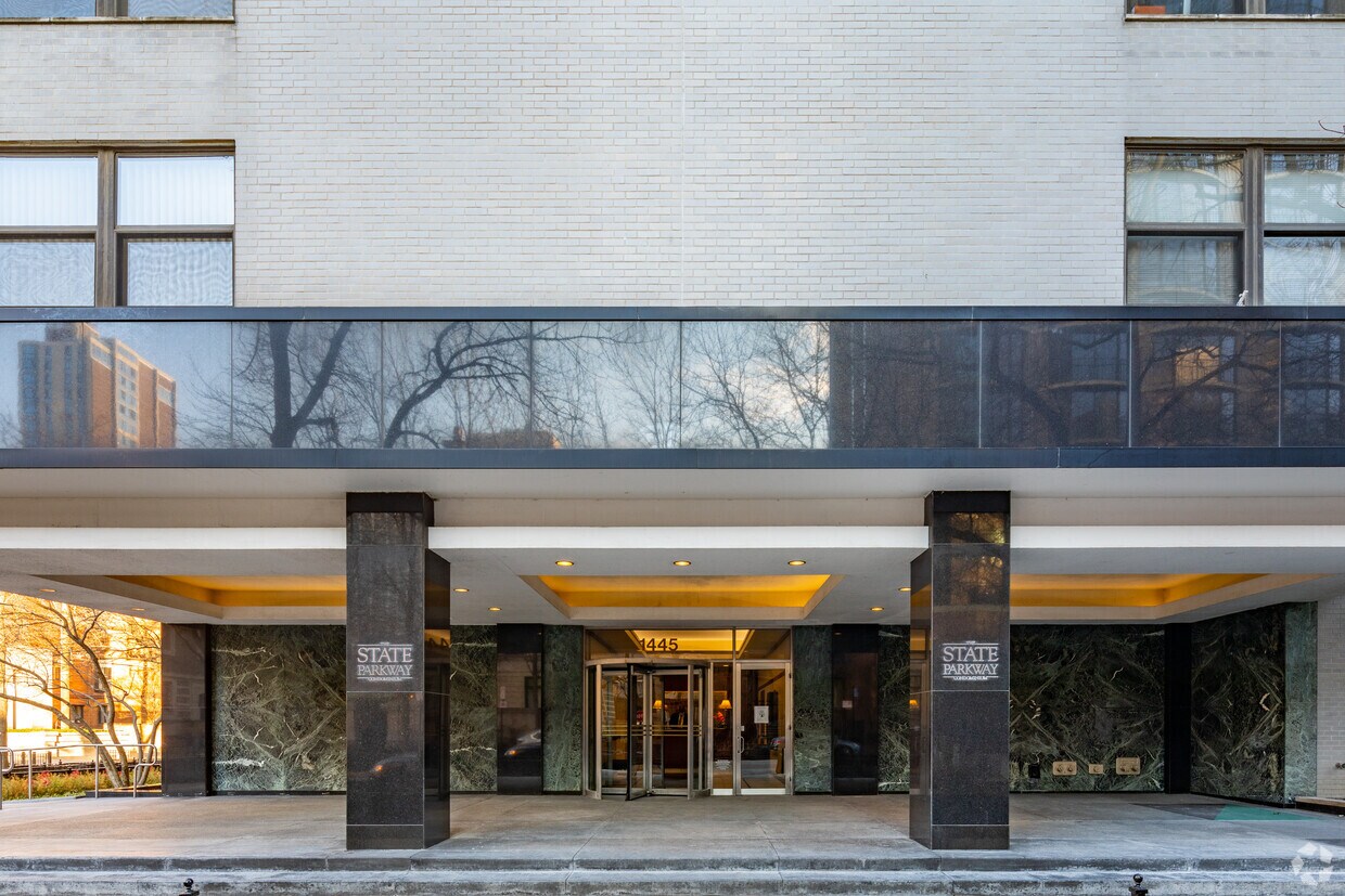 Building Photo - State Parkway Condominium