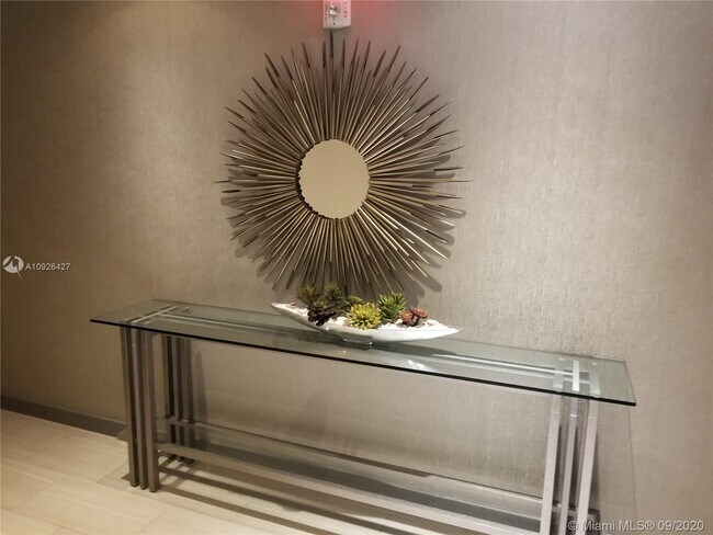 Foto del edificio - 5300 Paseo Blvd