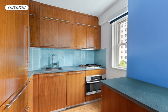Building Photo - 446 East 86th St
