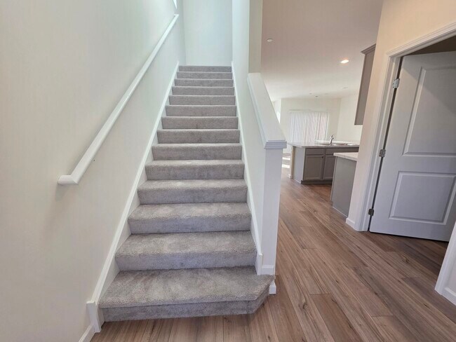 Building Photo - 5919 Hawkweed Dr