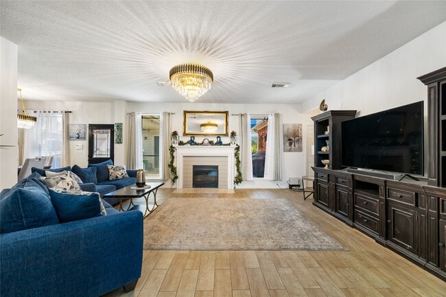 Building Photo - 11939 Painted Canyon Dr