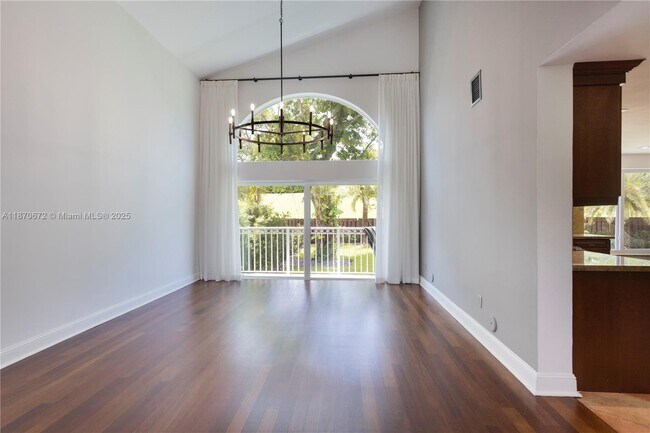 Foto del edificio - 5920 NW 111th Ave