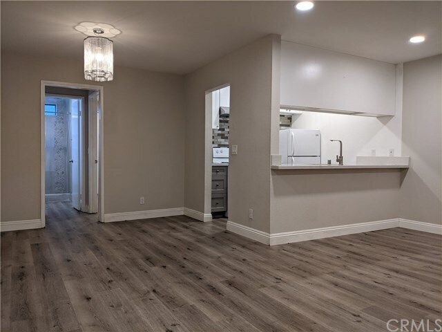 Foto principal - 670 N Hill Ave