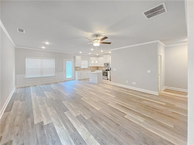 Building Photo - 1466 Fern Ridge Ln