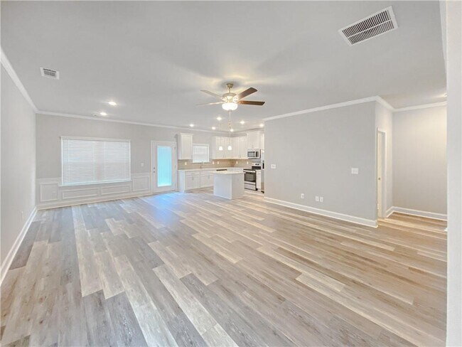 Foto del edificio - 1466 Fern Ridge Ln