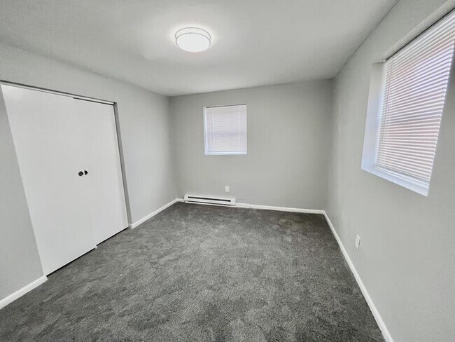 Building Photo - 817 E Turner St