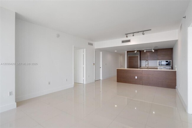 Foto del edificio - 475 Brickell Ave