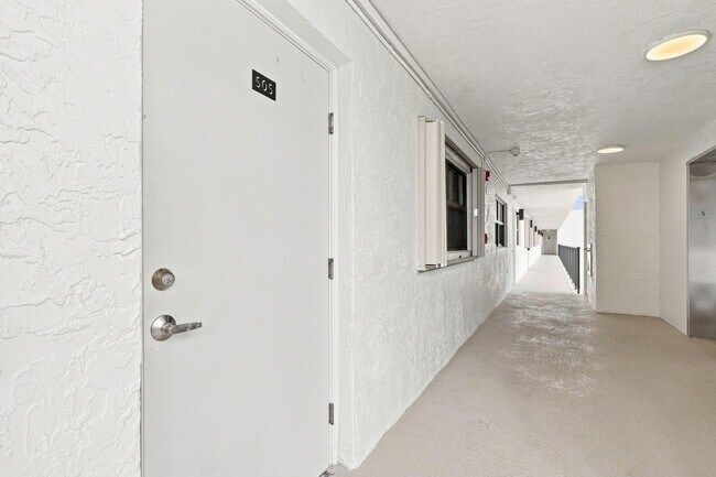 Foto del edificio - 10310 S Ocean Dr