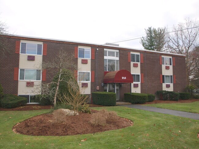 Building Photo - 215 Chelmsford St