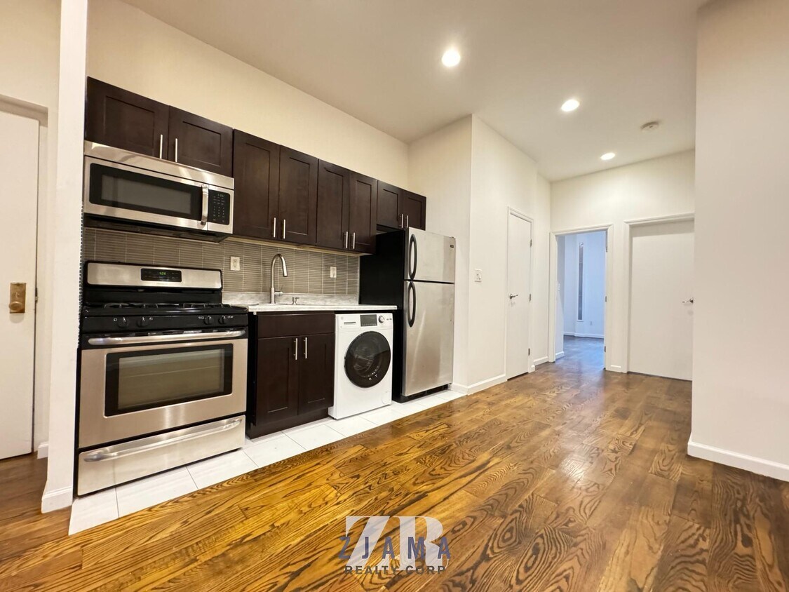 Foto principal - 196 Sackett St