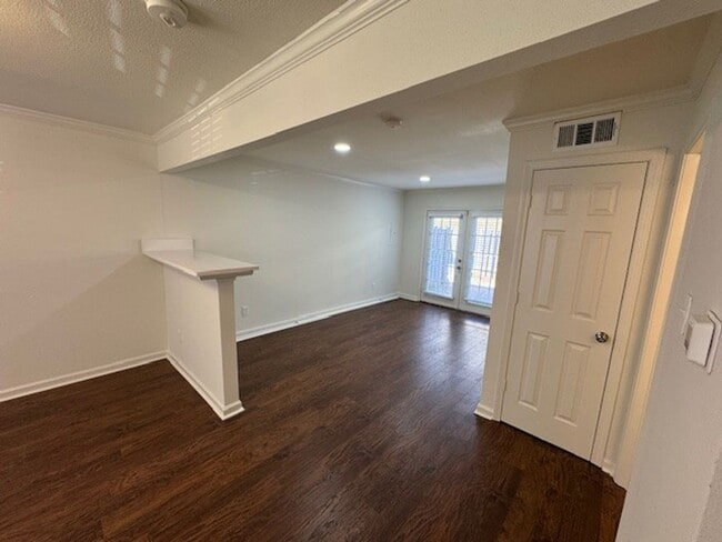 Building Photo - 2BR/1.5BA For Rent