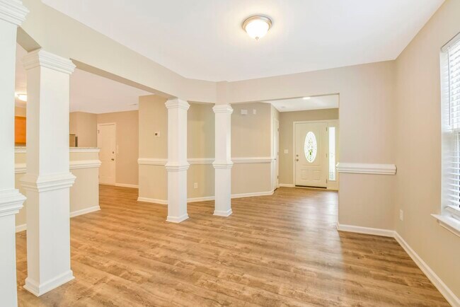 Building Photo - 5022 Acorn Forest Ln