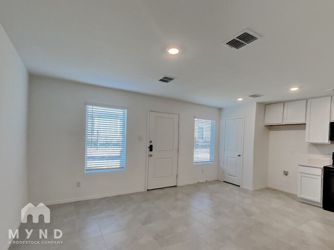 Foto del edificio - 8739 Cottage Crk Dr