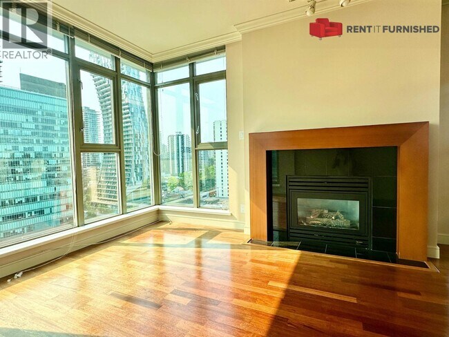 Photo du bâtiment - 1680 Bayshore Dr.