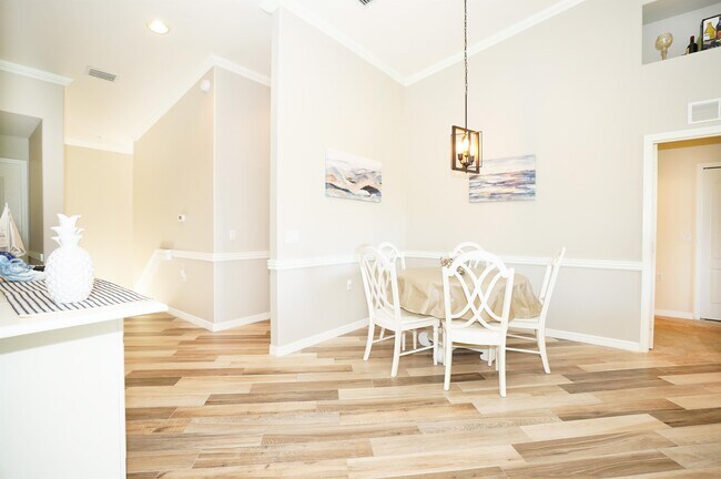Foto del edificio - 3505 Laurelgreens Ln S