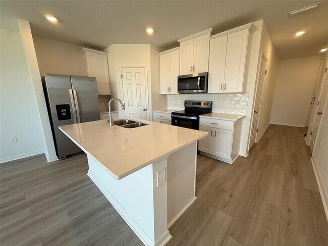 Foto del edificio - 16386 Bird of Paradise Ave
