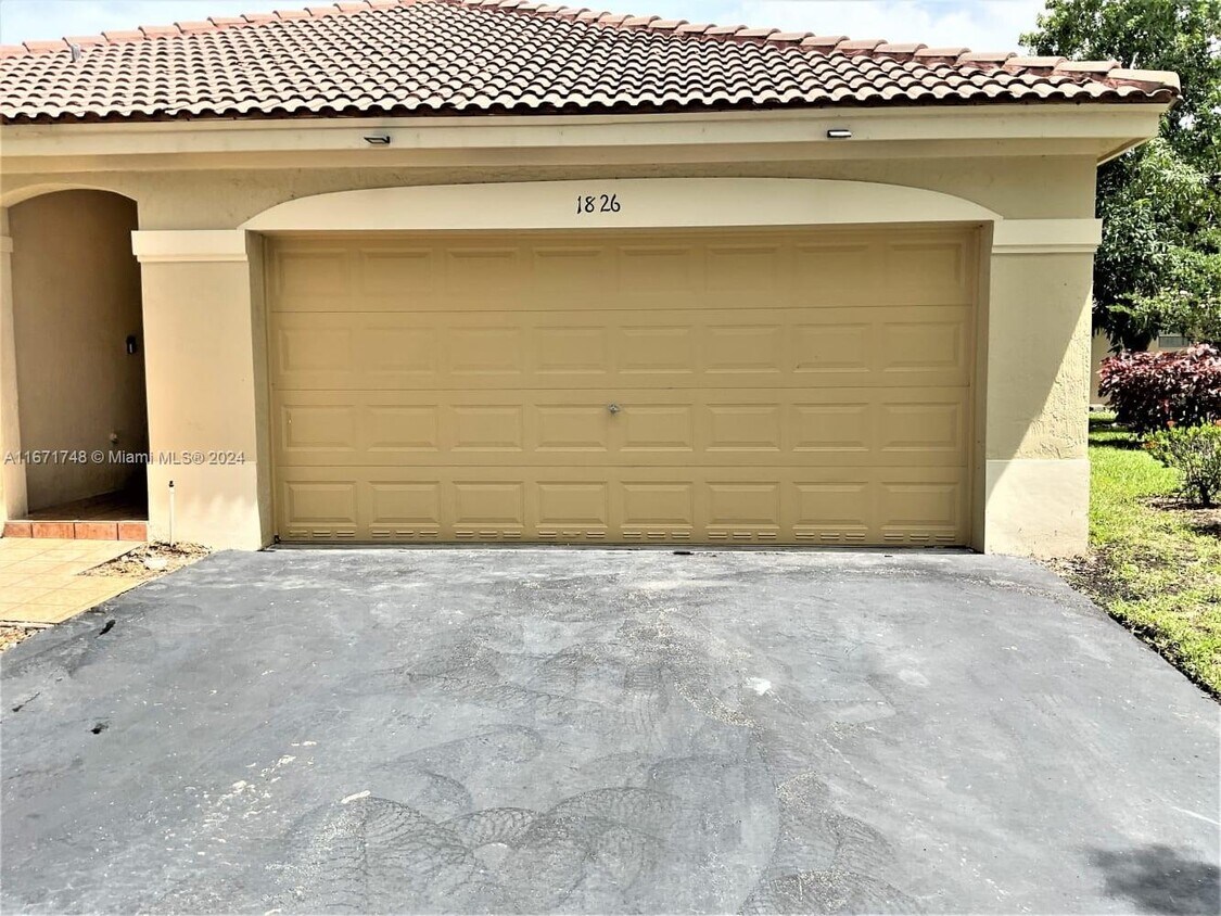 Primary Photo - 1826 Sirius Ln