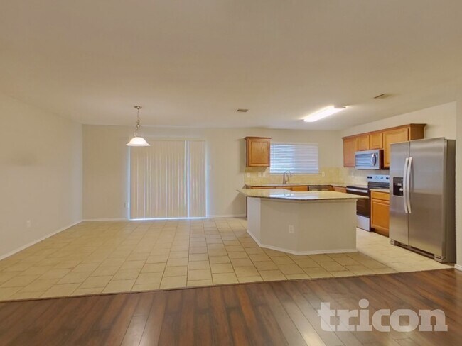 Foto del edificio - 4845 Leaf Hollow Dr