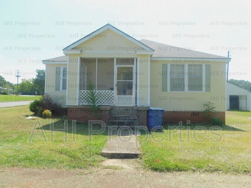 116 E Damon Ave, Talladega, AL 35160 House for Rent in Talladega, AL