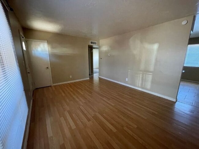Building Photo - 1150 N Wedgewood Cir