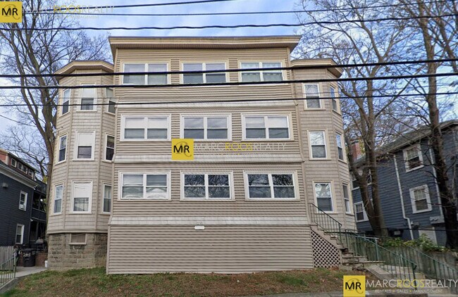 Building Photo - 224 Summer St