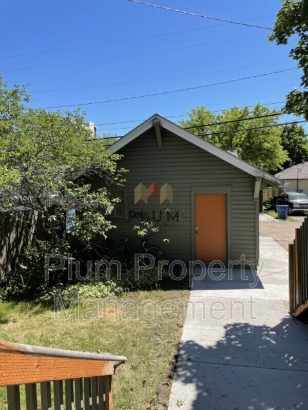 Building Photo - 527 Eddy Ave