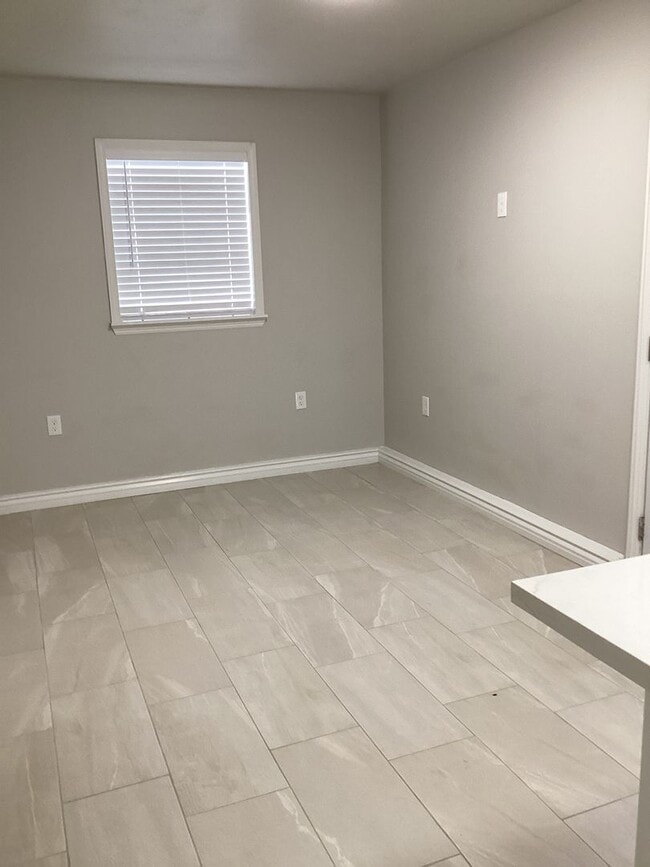 Building Photo - Beautifully Designed 1 Bedroom ADU