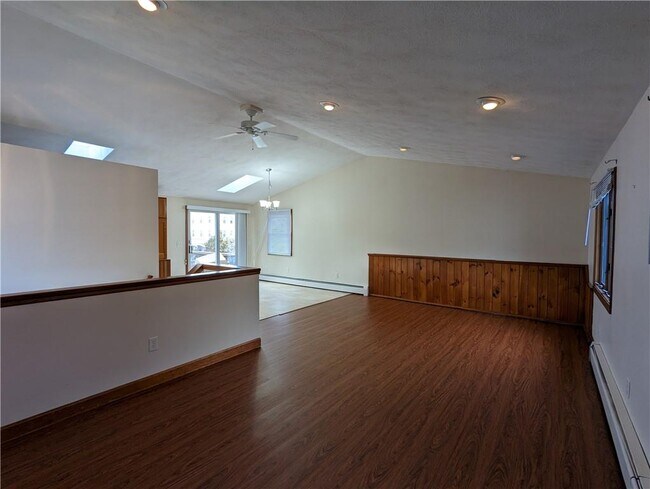 Building Photo - 212 Summit St
