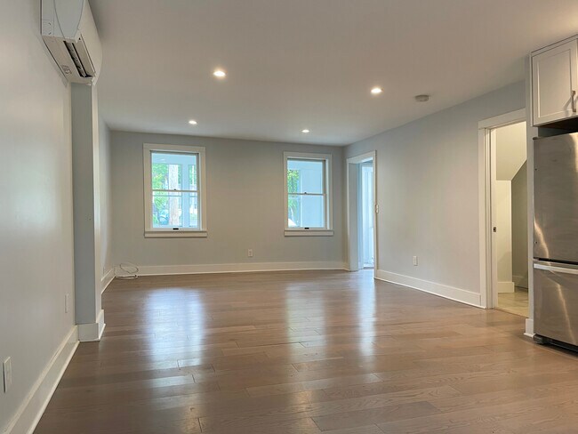 Building Photo - 358 Liberty St