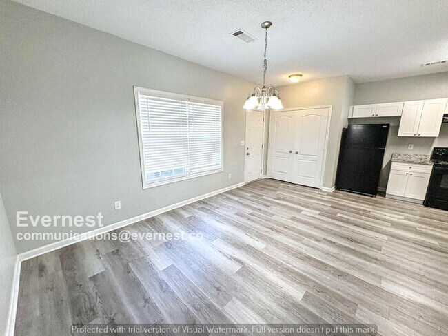 Foto del edificio - 8609 Thomas Ln