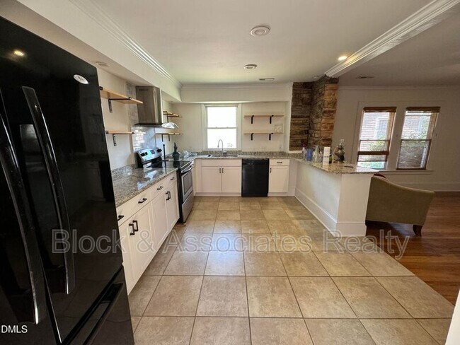 Foto del edificio - 3129 Stanhope Ave