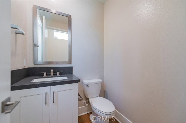 Building Photo - 60 Ray