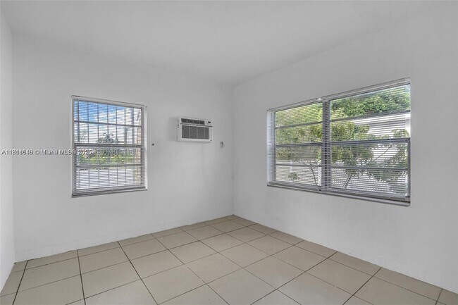 Foto del edificio - 601 NW 90th St