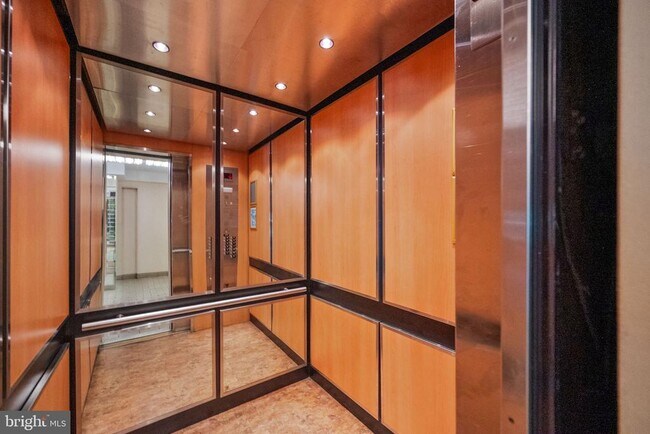 Foto del edificio - 5340 Holmes Run Pkwy