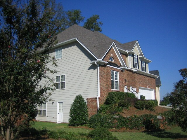 Building Photo - 350 McCook Cir NW