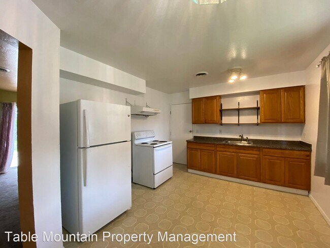 Building Photo - 3 br, 1 bath House - 6 Las Plumas Way