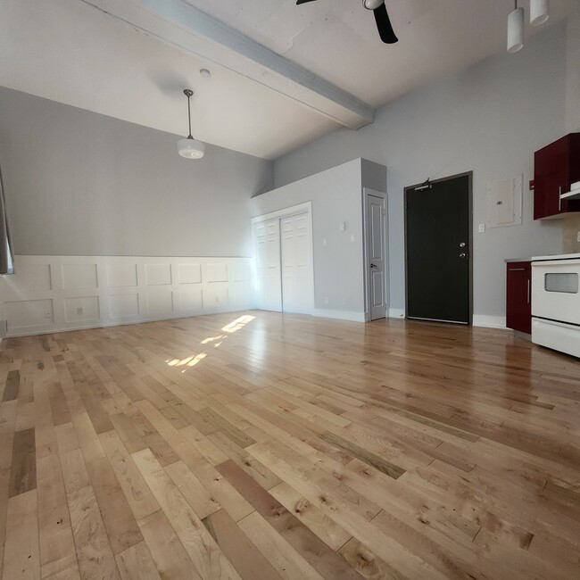 Building Photo - 544 McDonnel St