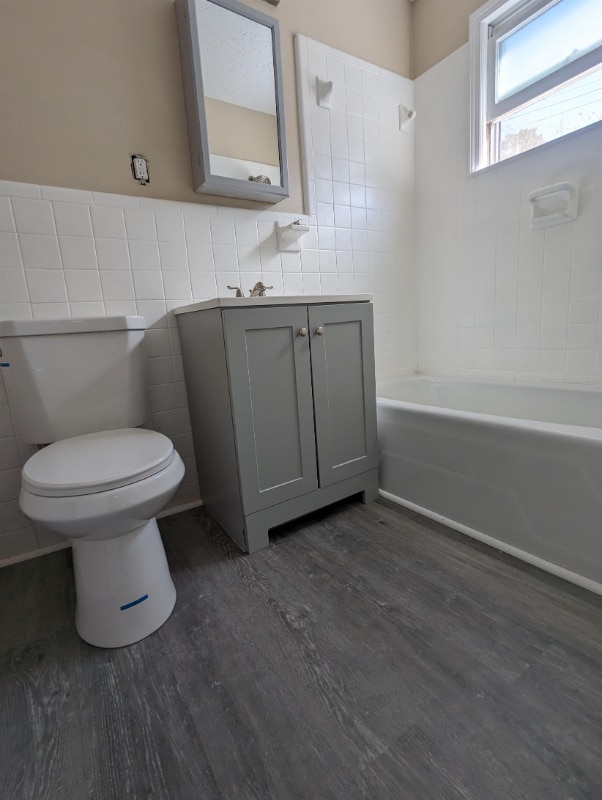 Building Photo - 112 Colonial Ct