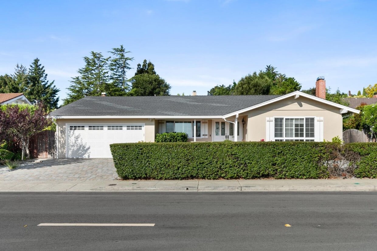 Primary Photo - 1833 Sebastian Dr