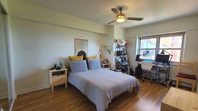Foto del edificio - 4980 N Marine Dr