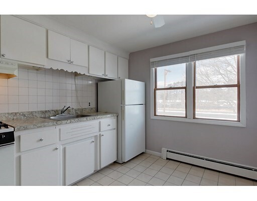 Building Photo - 180 Tyngsboro Rd