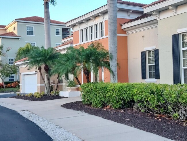 Casa Club - 4510 Botanical Place Cir