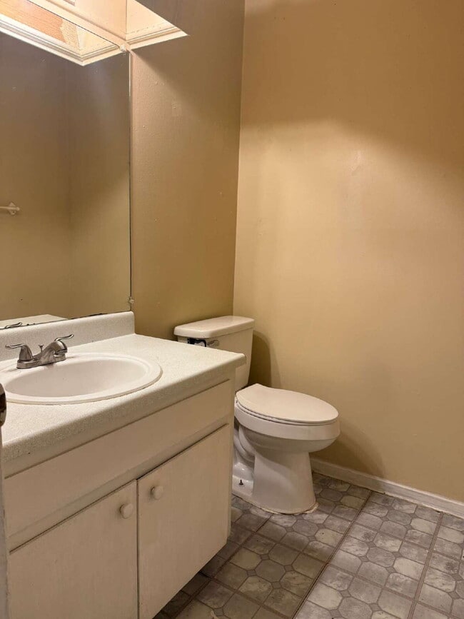 Photo - 504 W Byrd Blvd Apartment