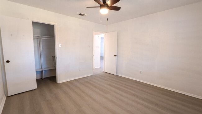 Building Photo - 9519 Wellsworth Dr