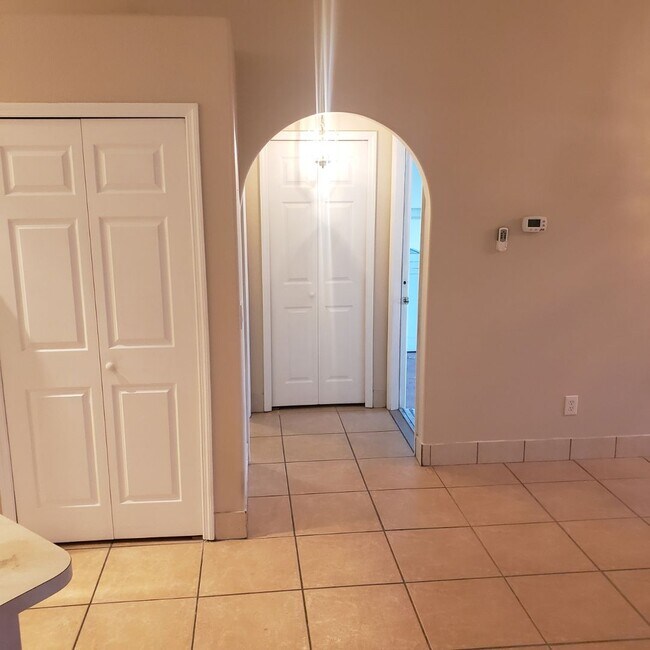 Foto del edificio - 3 bedroom 2 bath home