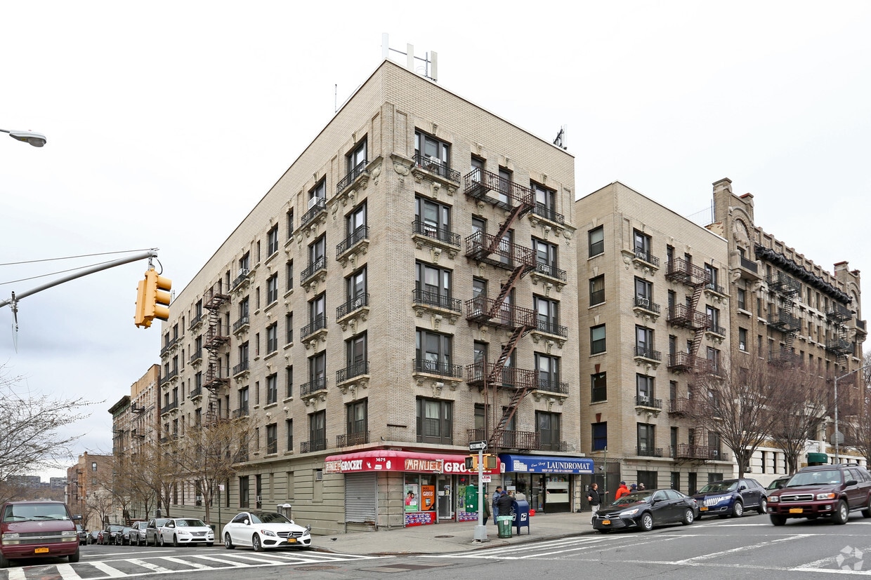 Primary Photo - 3675 Broadway