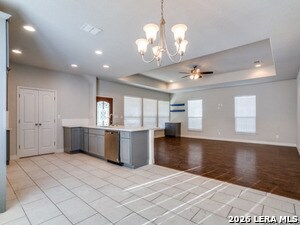 Building Photo - 1019 W Rosewood Ave