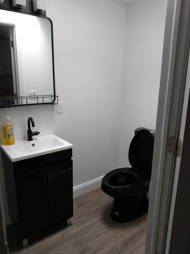 Building Photo - 1209 W 2nd St