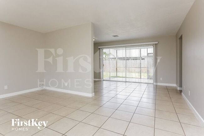 Foto del edificio - 3611 NW 36th St